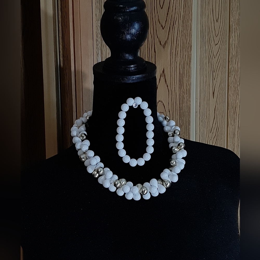 Chocker - Picture 4 of 4